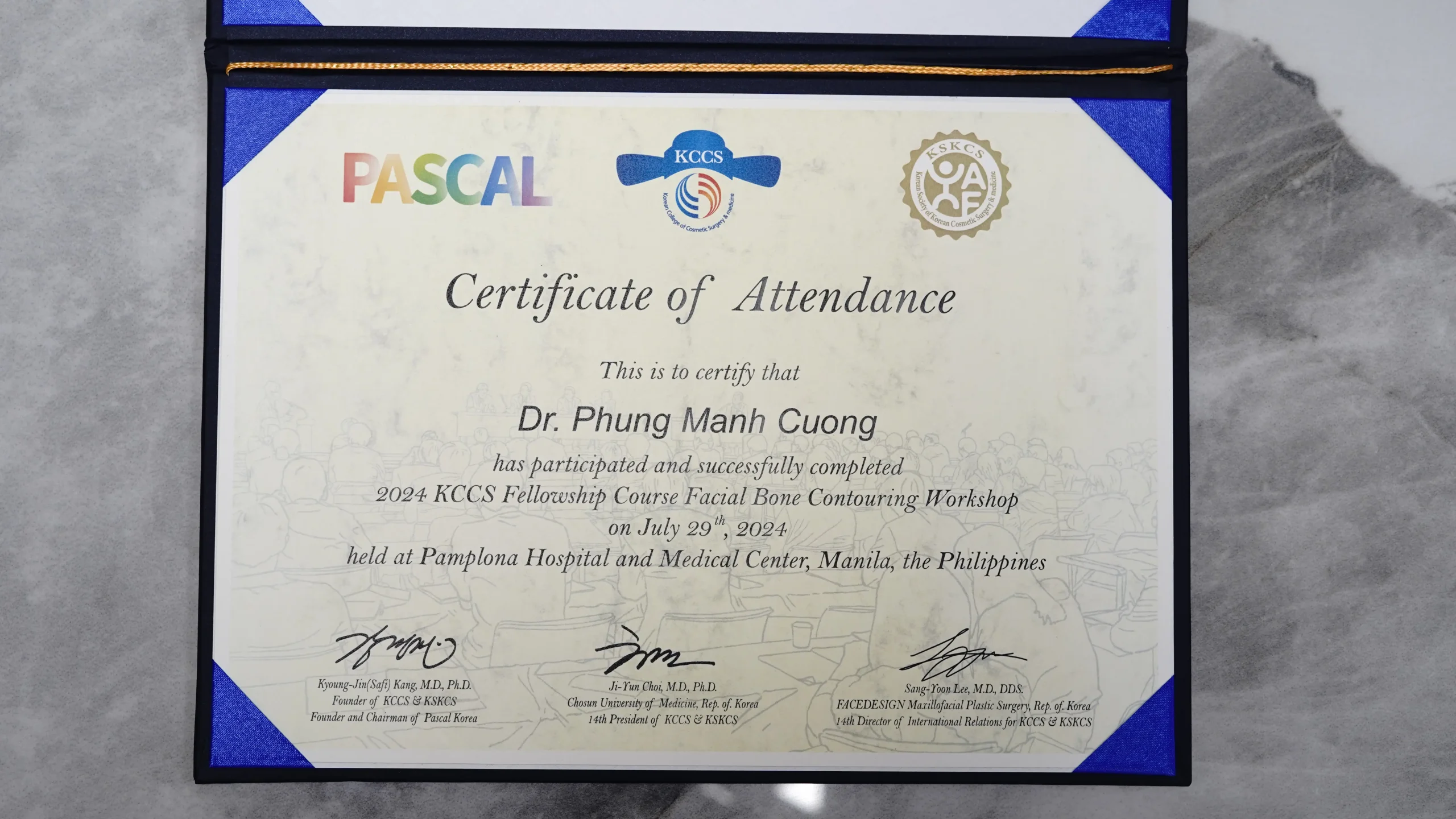 Bác sĩ Phùng Mạnh Cường