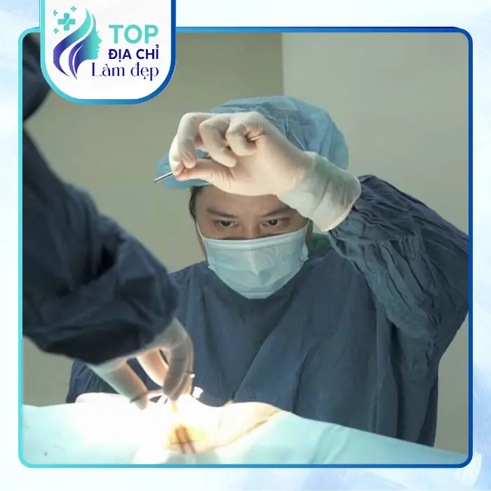 Top 6 Bác sĩ phẫu thuật căng da mặt giỏi tại Việt Nam